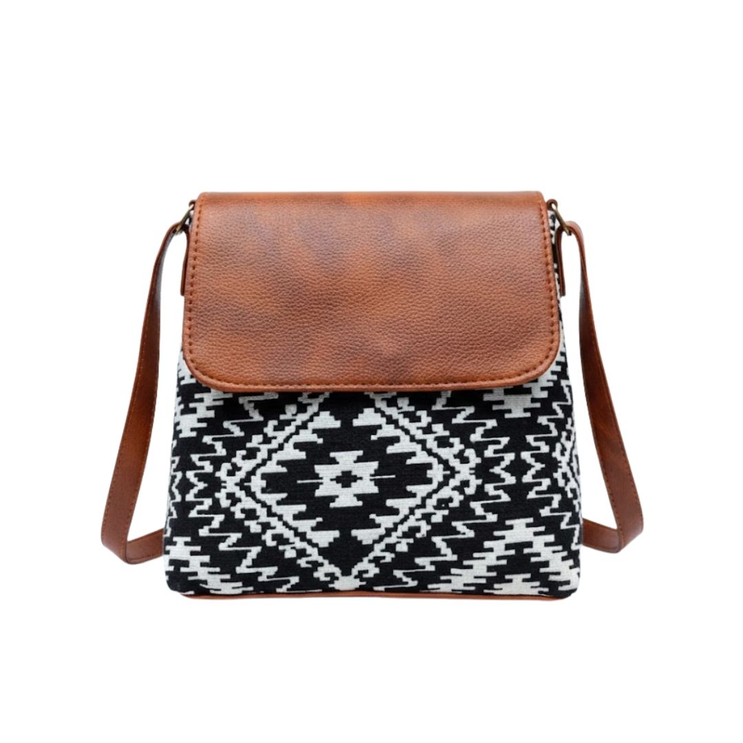 Stylish Leather Flap Sling Bag for Everyday Use 153